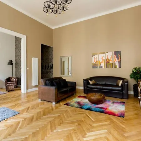 The Mondain Budapešť