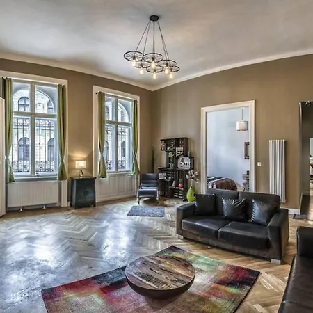 The Mondain * Budapešť