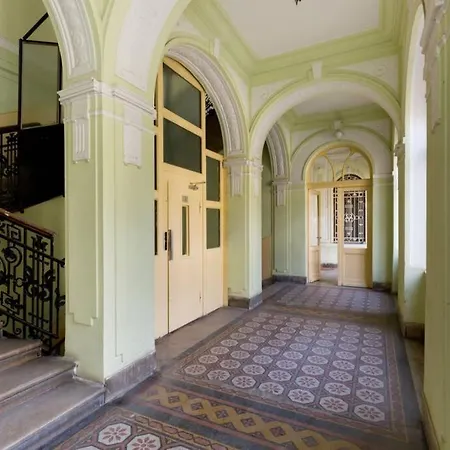 The Mondain Budapešť