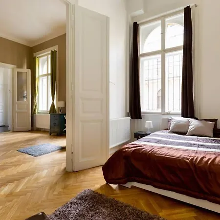 The Mondain Budapešť